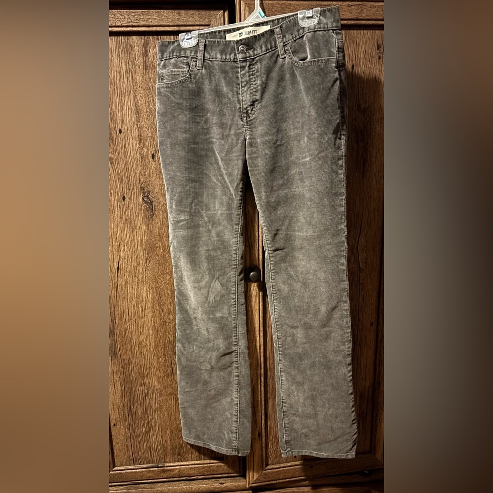 Classic 2004 Gap Slim Fit Stretch Corduroy pants in Gray, size 8R.